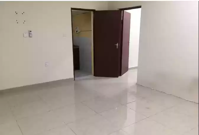 住宅 就绪物业 2 间卧室 U/F 公寓  出租 在 萨德 , 多哈 #15921 - 1  image 